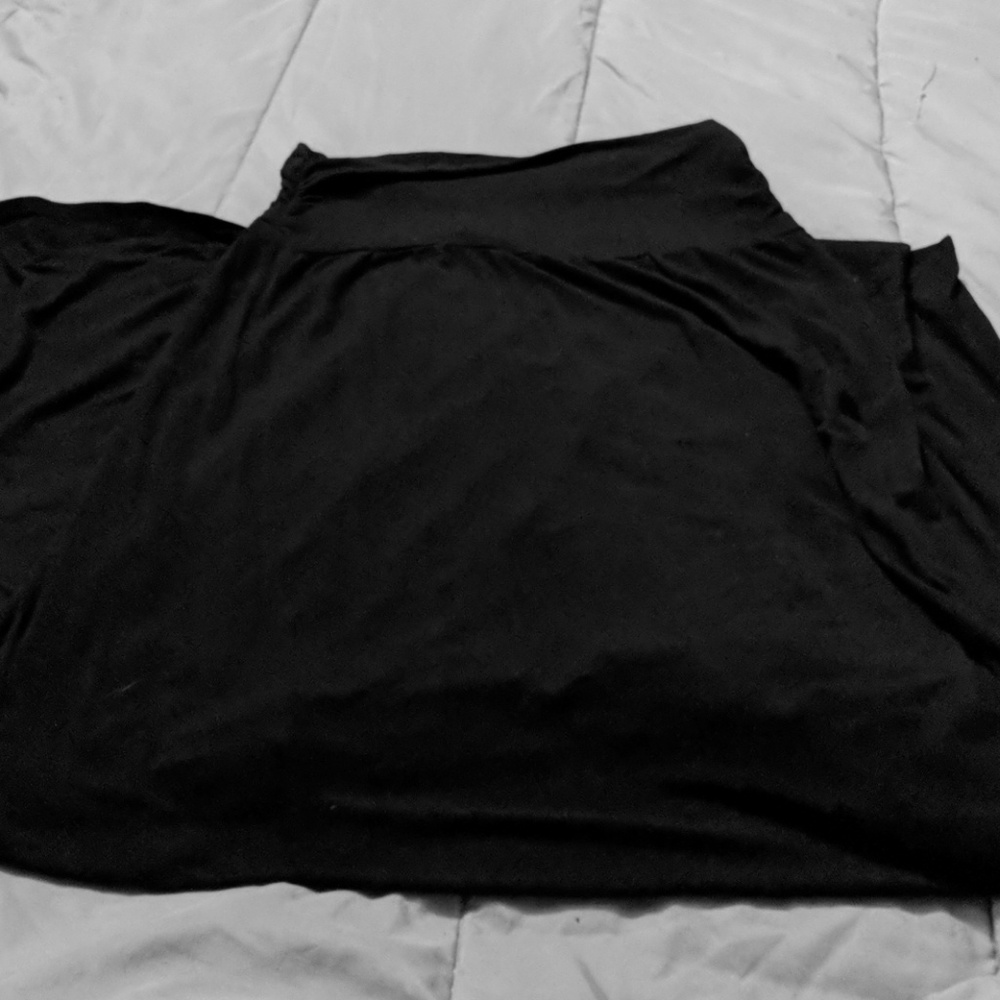 Black long skirt